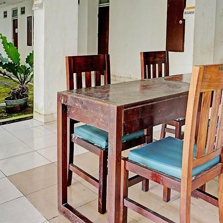 Spot On 92374 Penginapan Rusunawa 玛琅 外观 照片